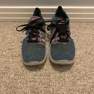 Nike flynit runners